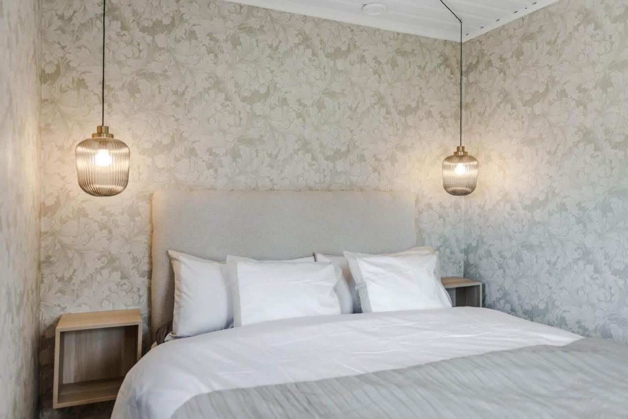 Nyrenoverat Gardshus Pa Havstomt Med Hoeg Standard Örnsköldsvik エクステリア 写真