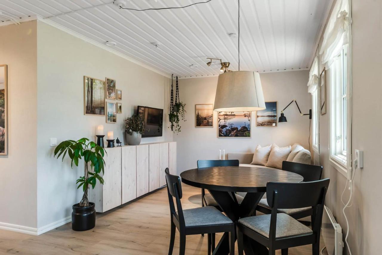 Nyrenoverat Gardshus Pa Havstomt Med Hoeg Standard Örnsköldsvik エクステリア 写真