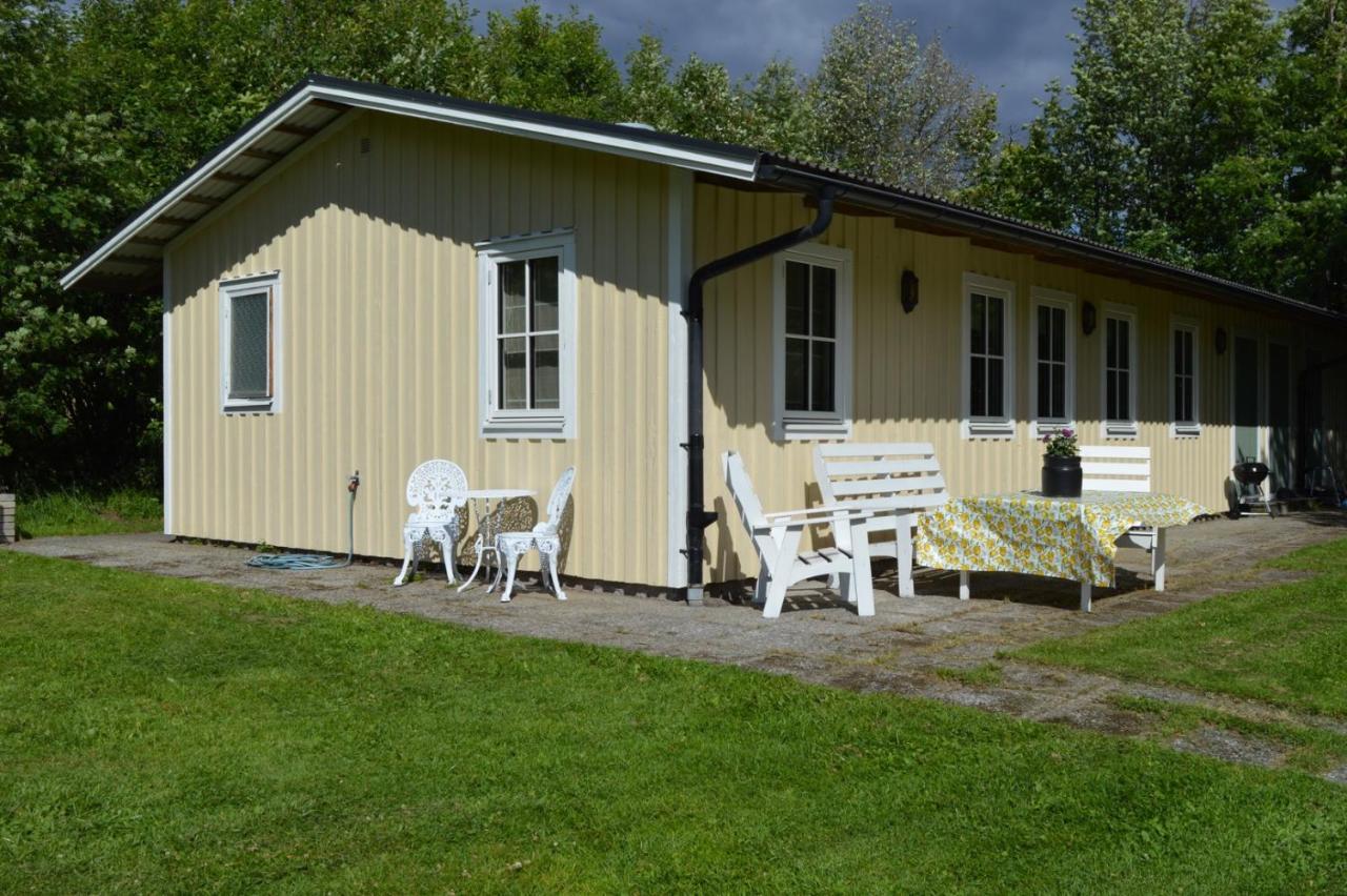 Nyrenoverat Gardshus Pa Havstomt Med Hoeg Standard Örnsköldsvik エクステリア 写真